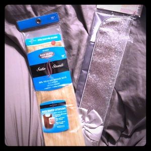 Halo shaped hair extensions, blonde